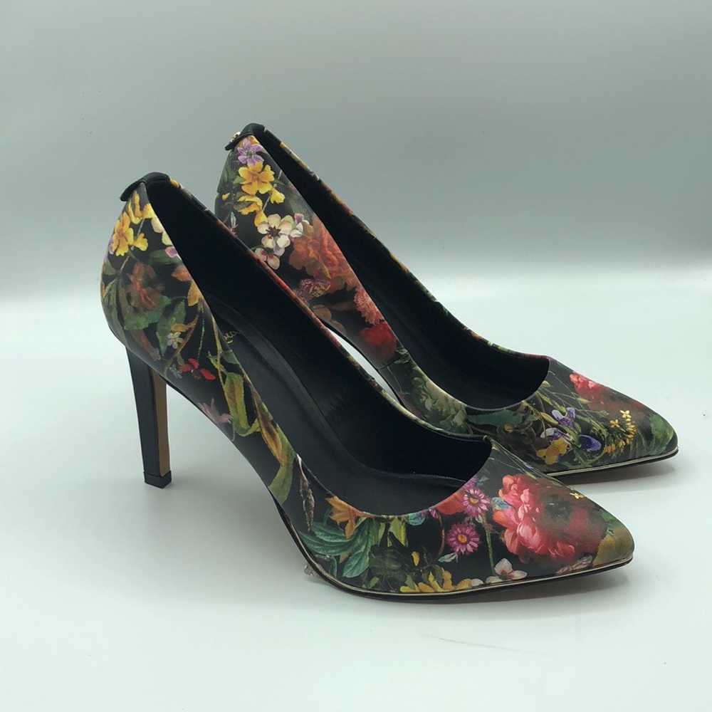 Elliott Lucca Catalina Black Floral Heels - Picture 2 of 7